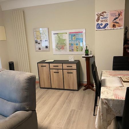 Chez Line Et Francis Apartment Tarbes Luaran gambar