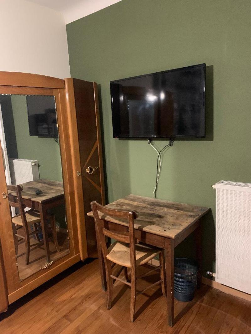 Chez Line Et Francis Apartment Tarbes Luaran gambar